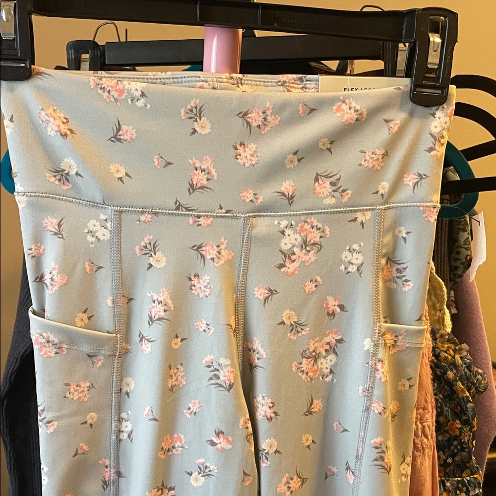 Aeropostale Floral yoga pants